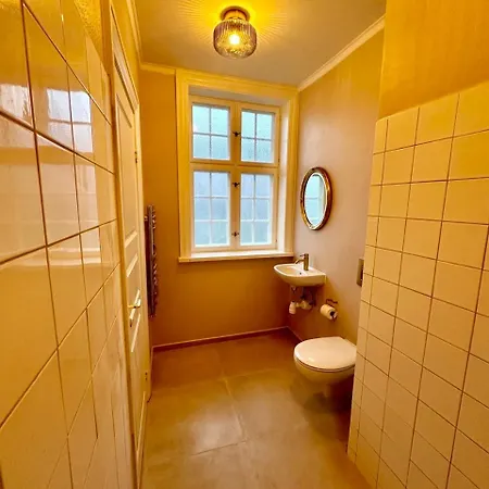 Gamle Station Bed & Breakfast Hirtshals